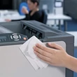 Kép 2/2 - Tisztítókendő DURABLE műanyaghoz 50 darabos